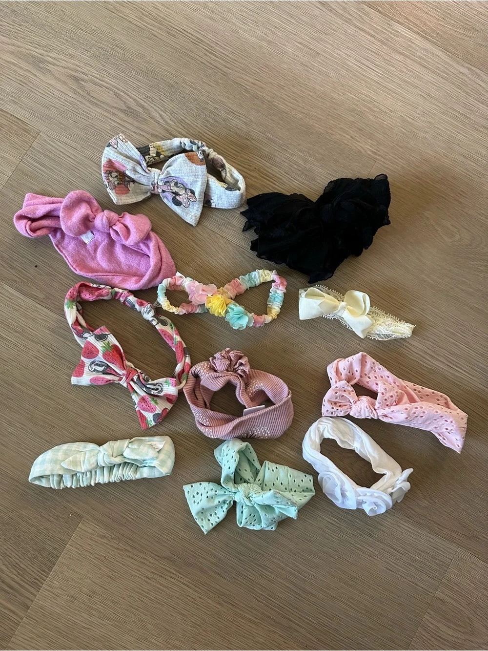 Girls' Mixed Pastel Hair Accessories Set - Pink, Black, Cream, Mint